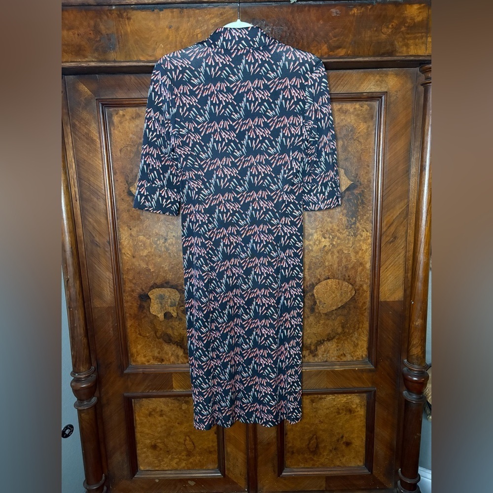 EUC Diane Von Furstenberg - 100% Silk Dress. Size 8 - Picture 2 of 6